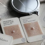 Boutons blanc visage : comédon fermé et milium, traitement sans cicatrice