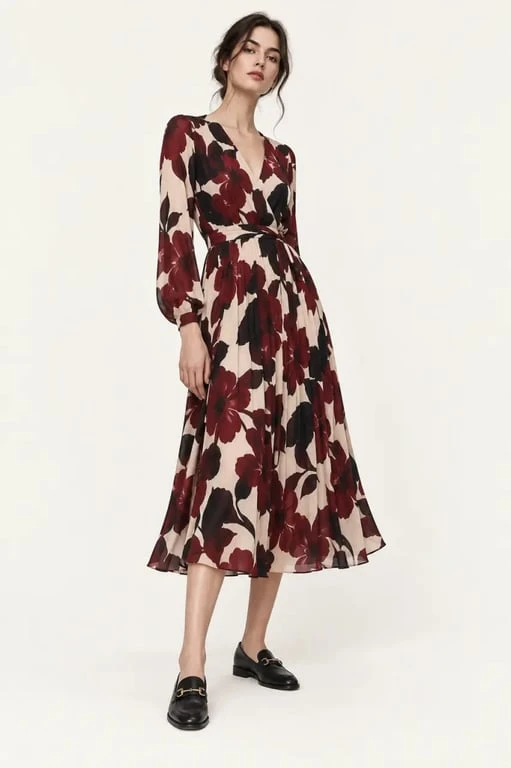 Look mocassin femme avec robe midi et mocassins à boucle
